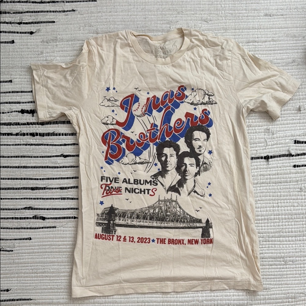 Jonas Brothers 2023 tour Graphic Tee - Cream